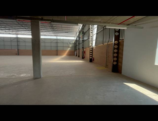 2,208M² WAREHOUSE TO LET IN AIRPORT PARK